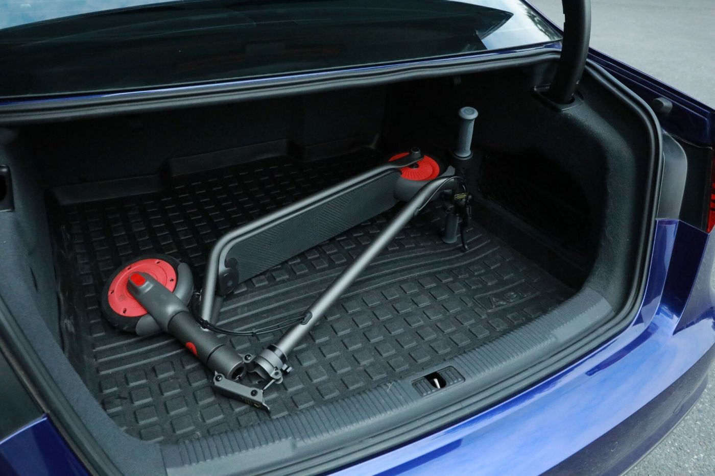 Ninebot eKickScooter ZING C20 Powered by Segway