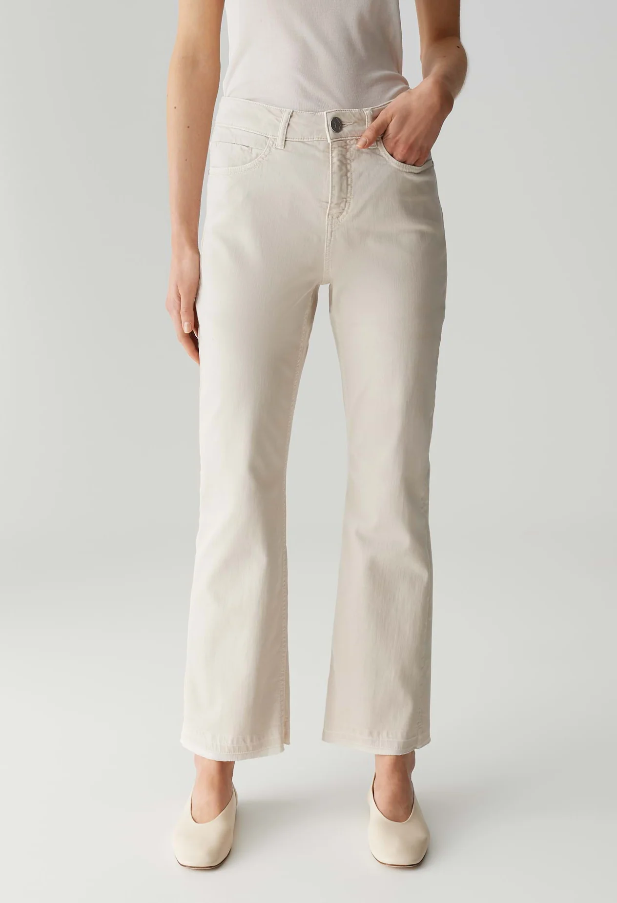 Melly Bright Mid Rise Flared Jeans