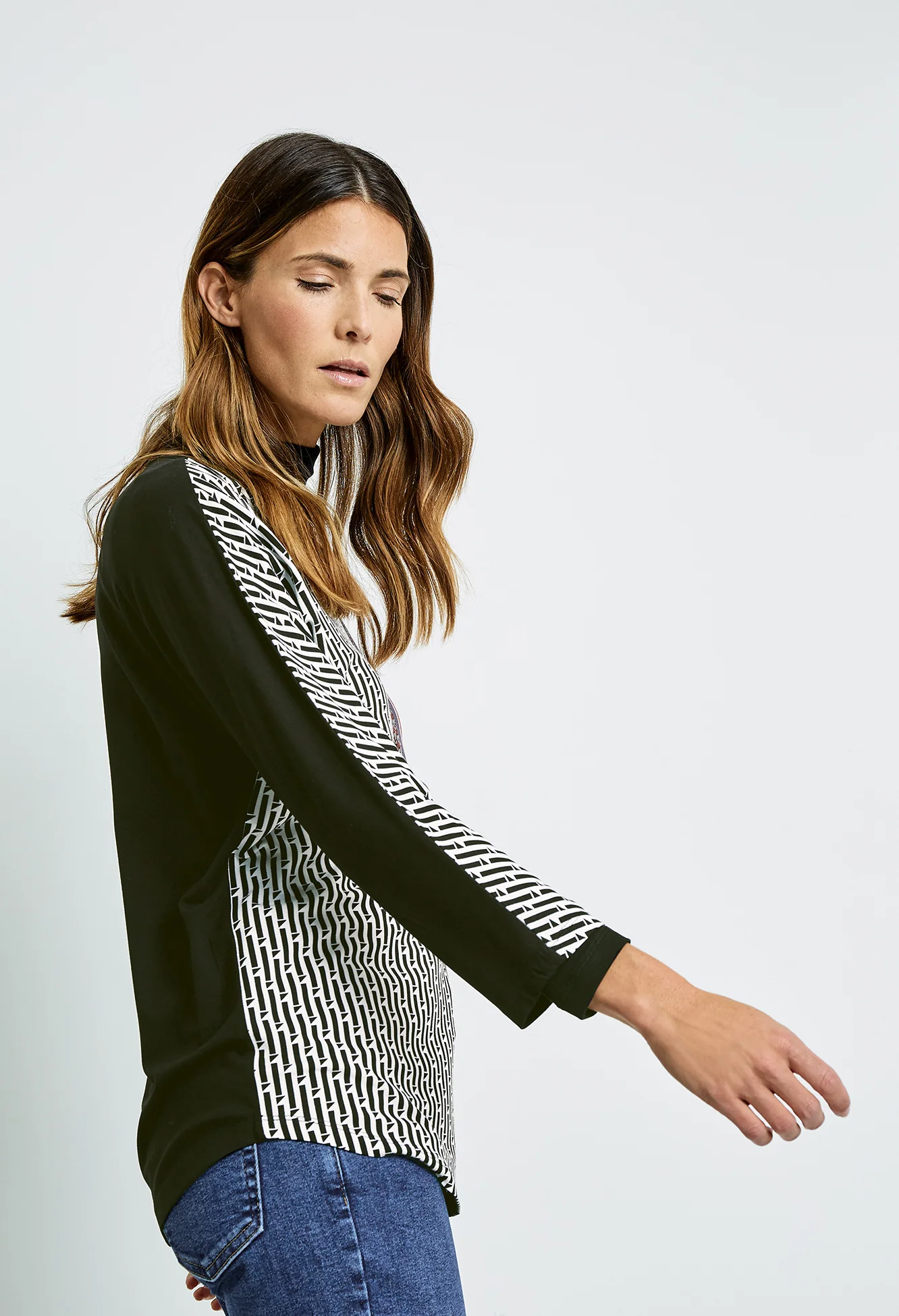 Sleeve Top With Patchwork Pattern
