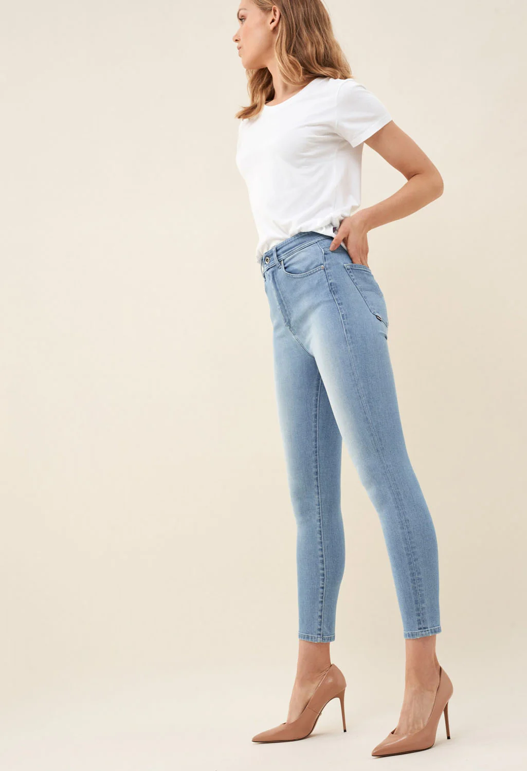 ELEGANT CAPRI LIGHT JEANS