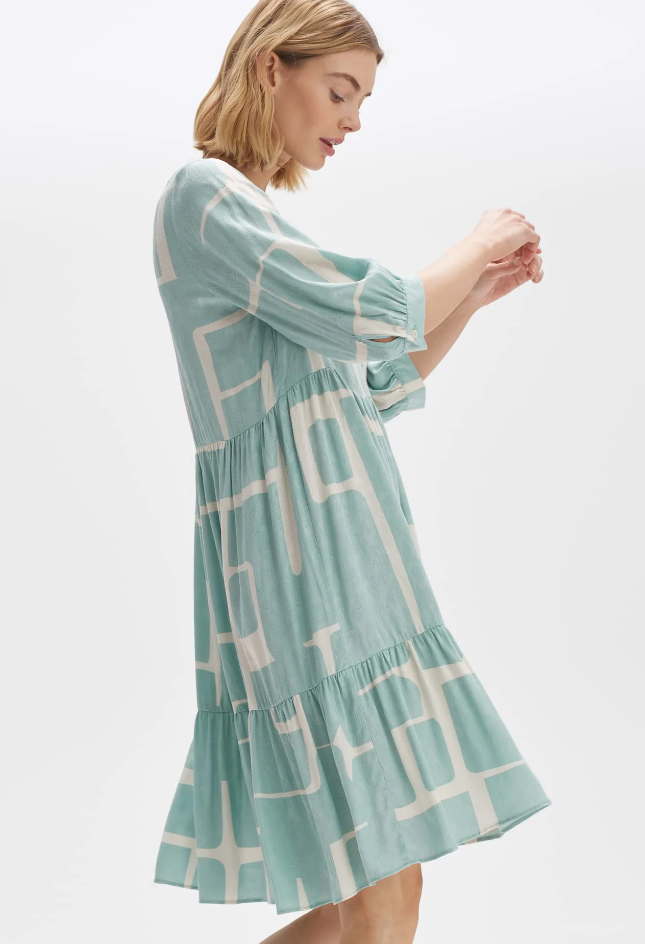 Wulari Graphic Dress