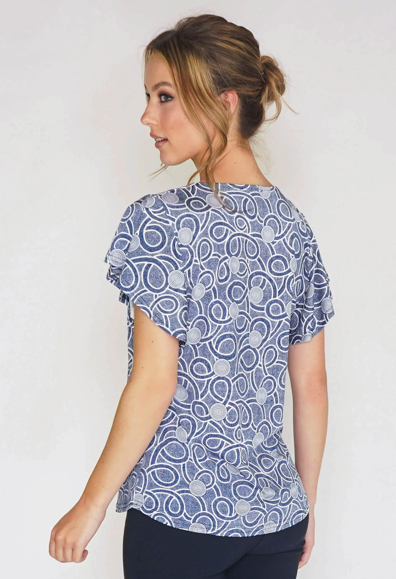 LOOP PRINT TOP WITH PENDANT DETAIL