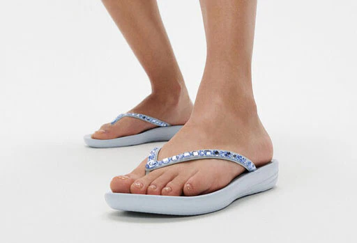IQUSHION Multi-Crystal Toe-Posts