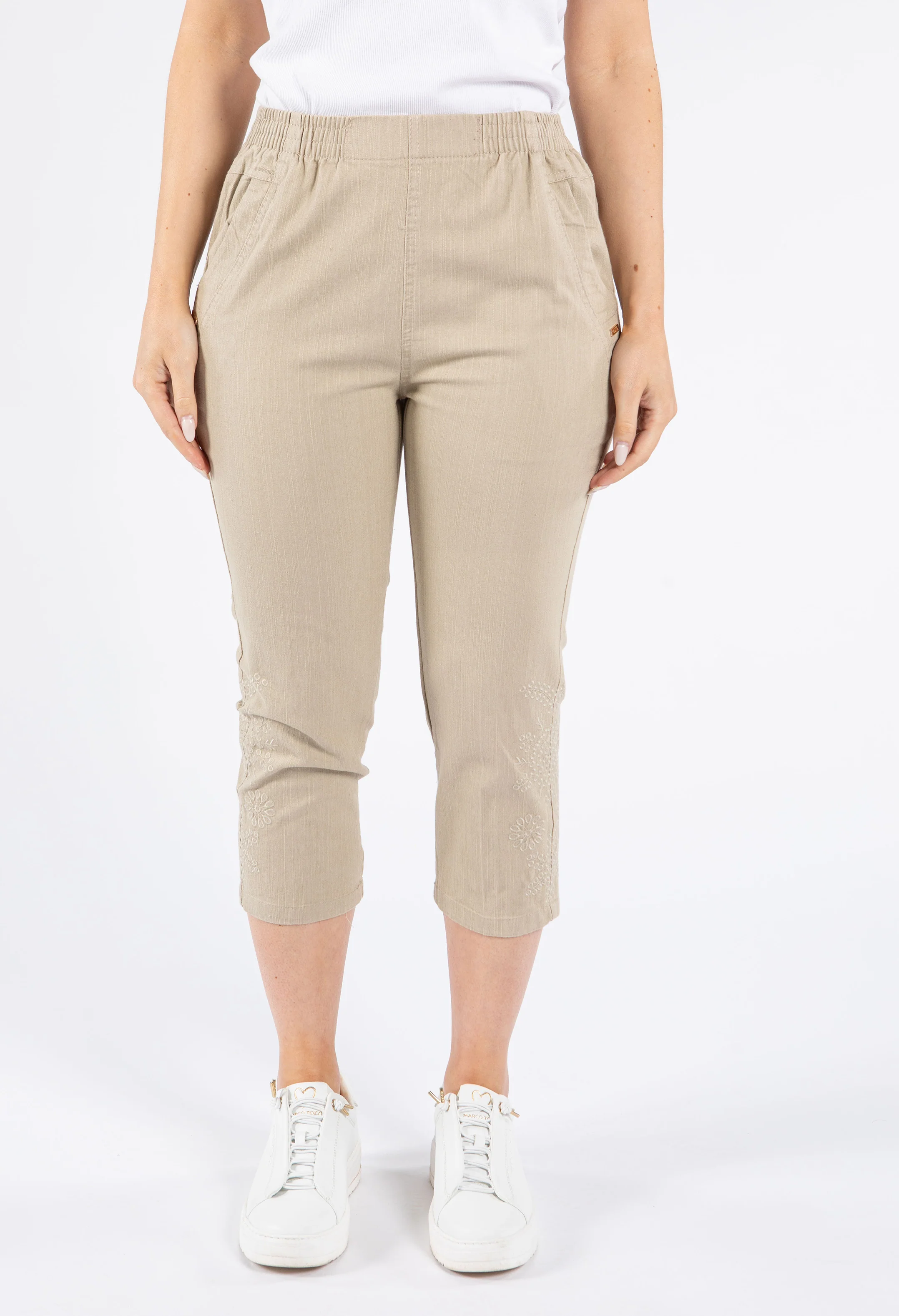 Pull on Capris with Embroidery detailing
