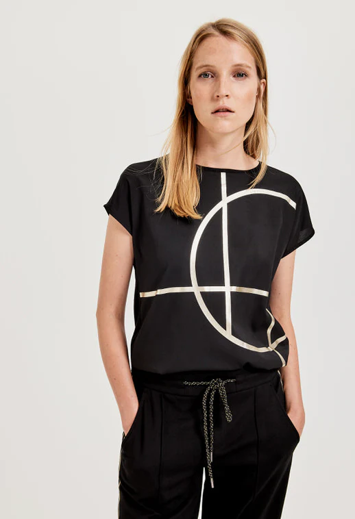 T Shirt with Seomi Print