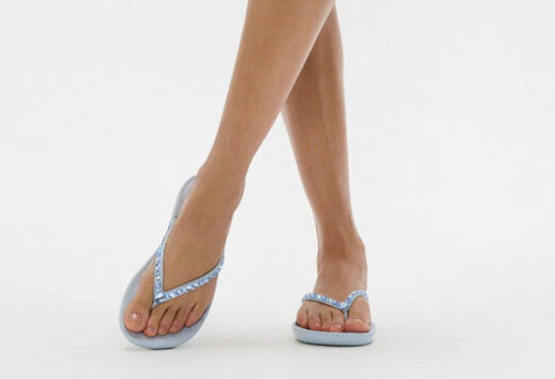 IQUSHION Multi-Crystal Toe-Posts