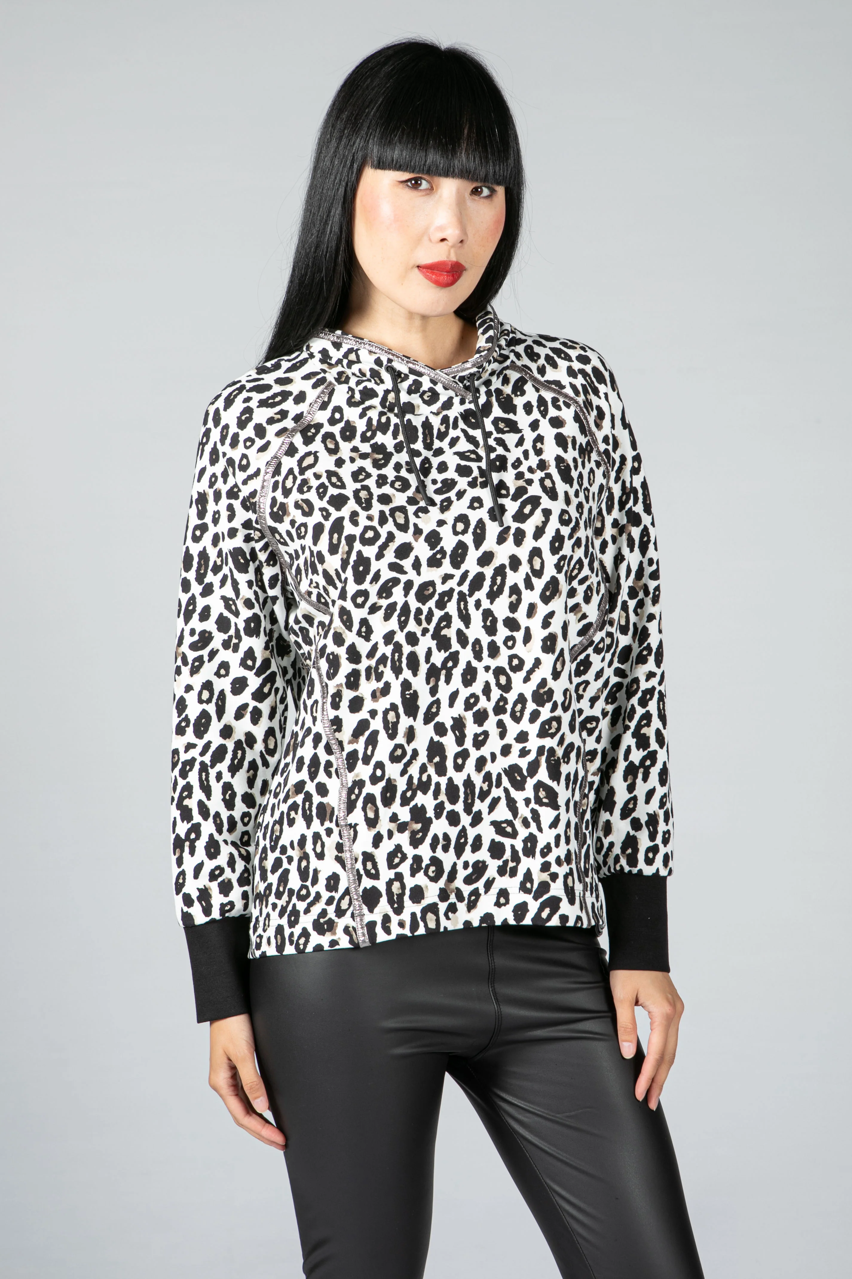Shirt LEO LOVE with plain cuffs