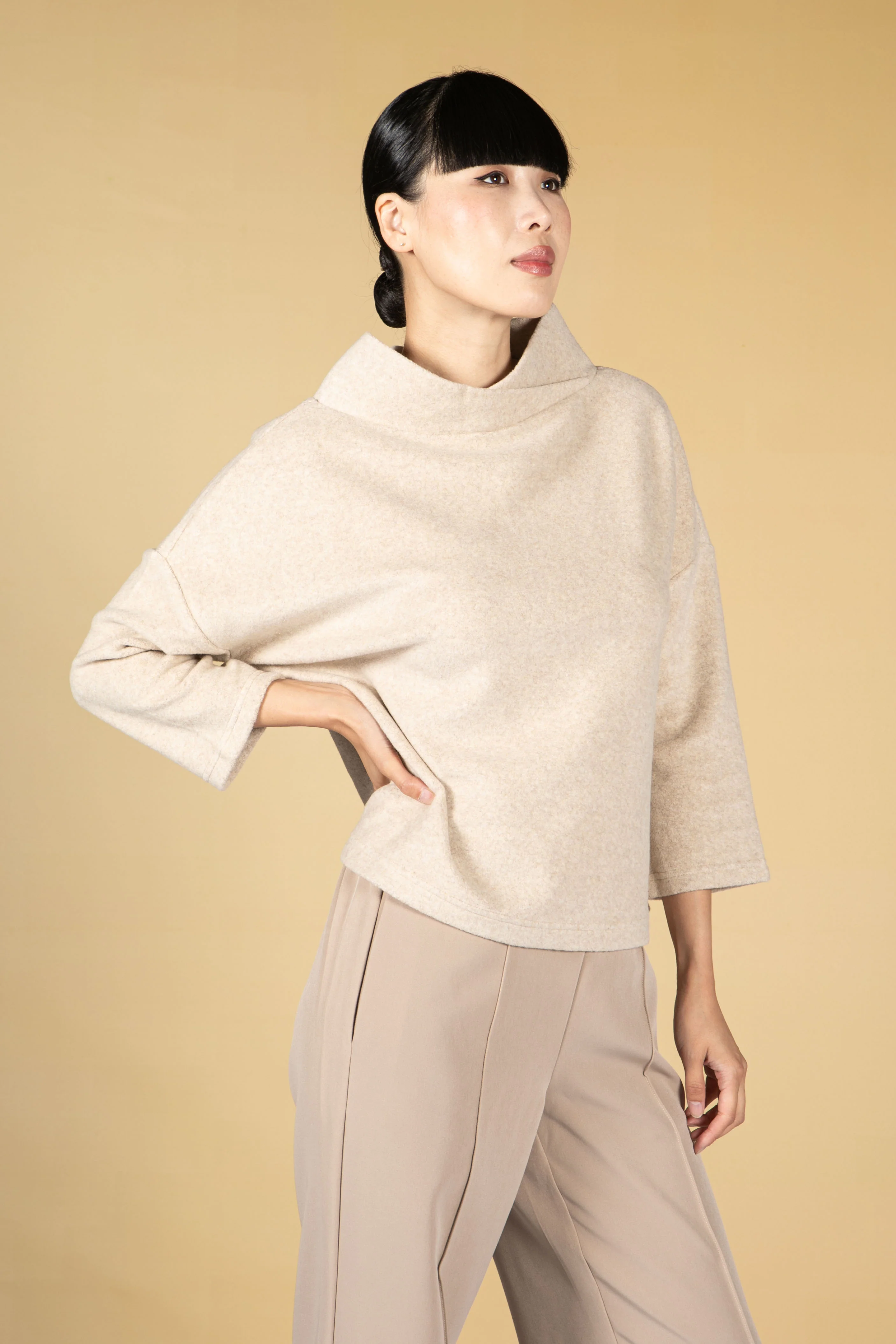 Genoveva Cotton Jumper in Macadamia