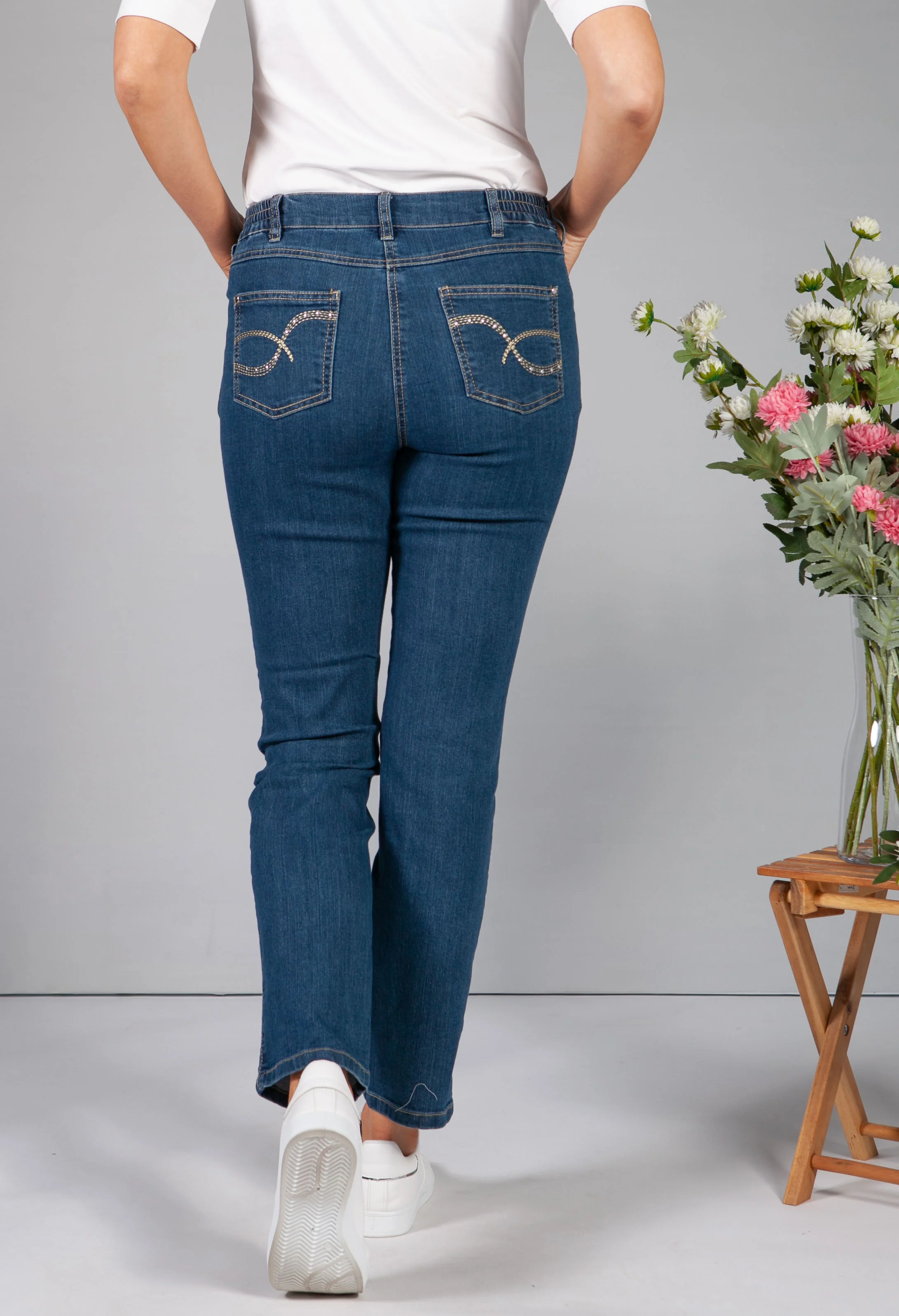 Mid Denim 5 Detailed Pocket Jeans