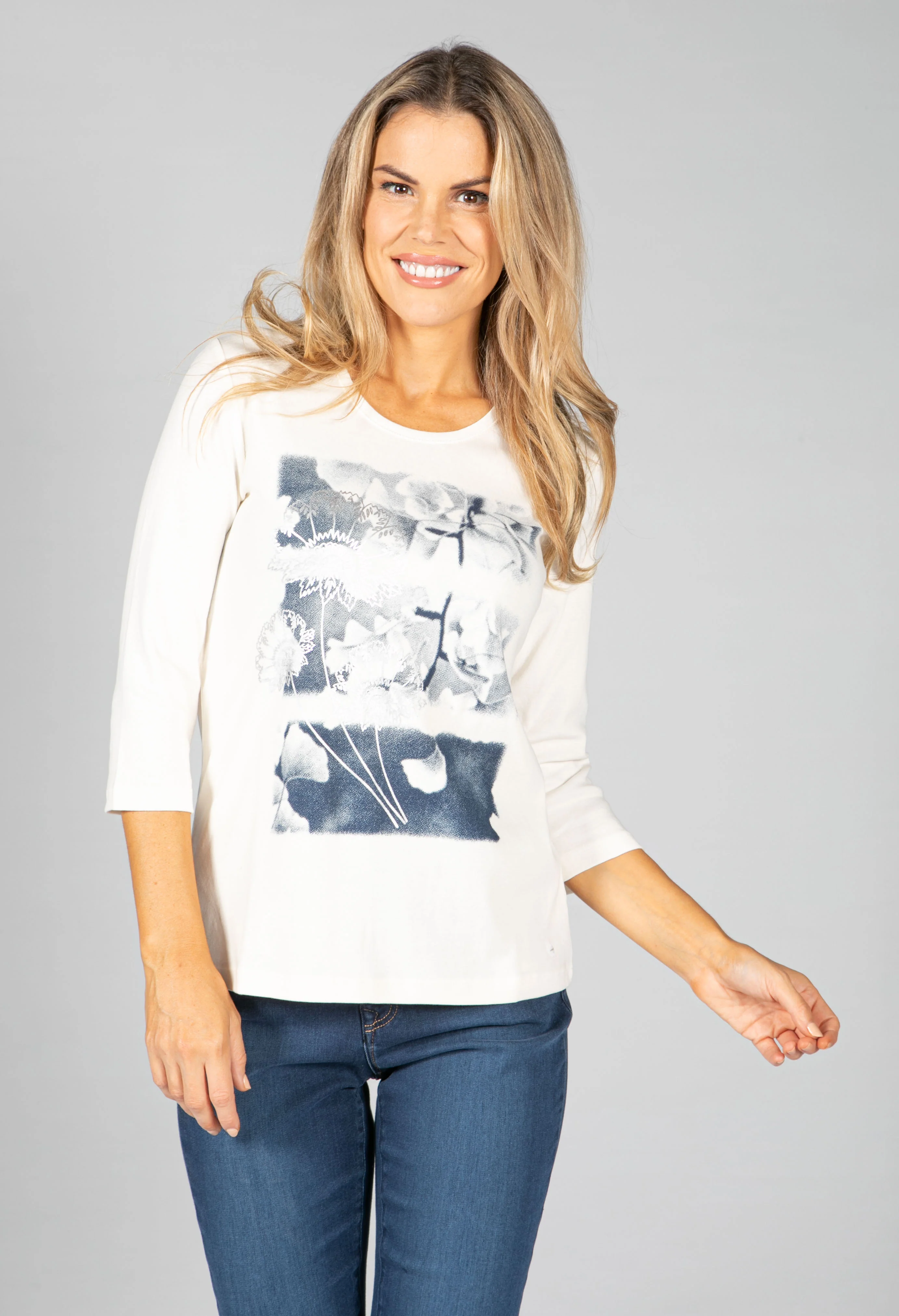 ¾ SLEEVE TOP WITH PLACEMENT PRINT IN IVORY