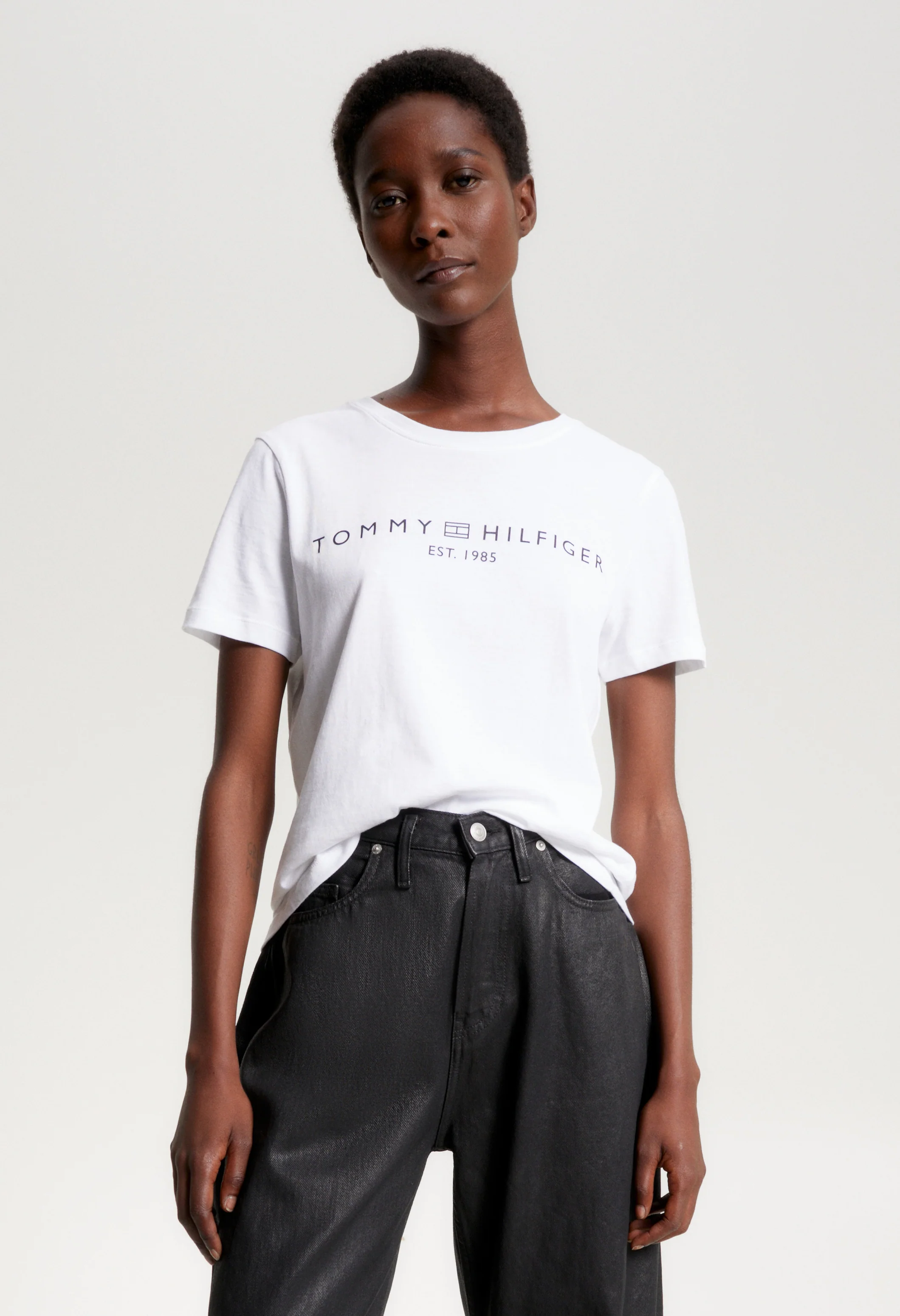 LOGO ROUND NECKLINE T-SHIRT