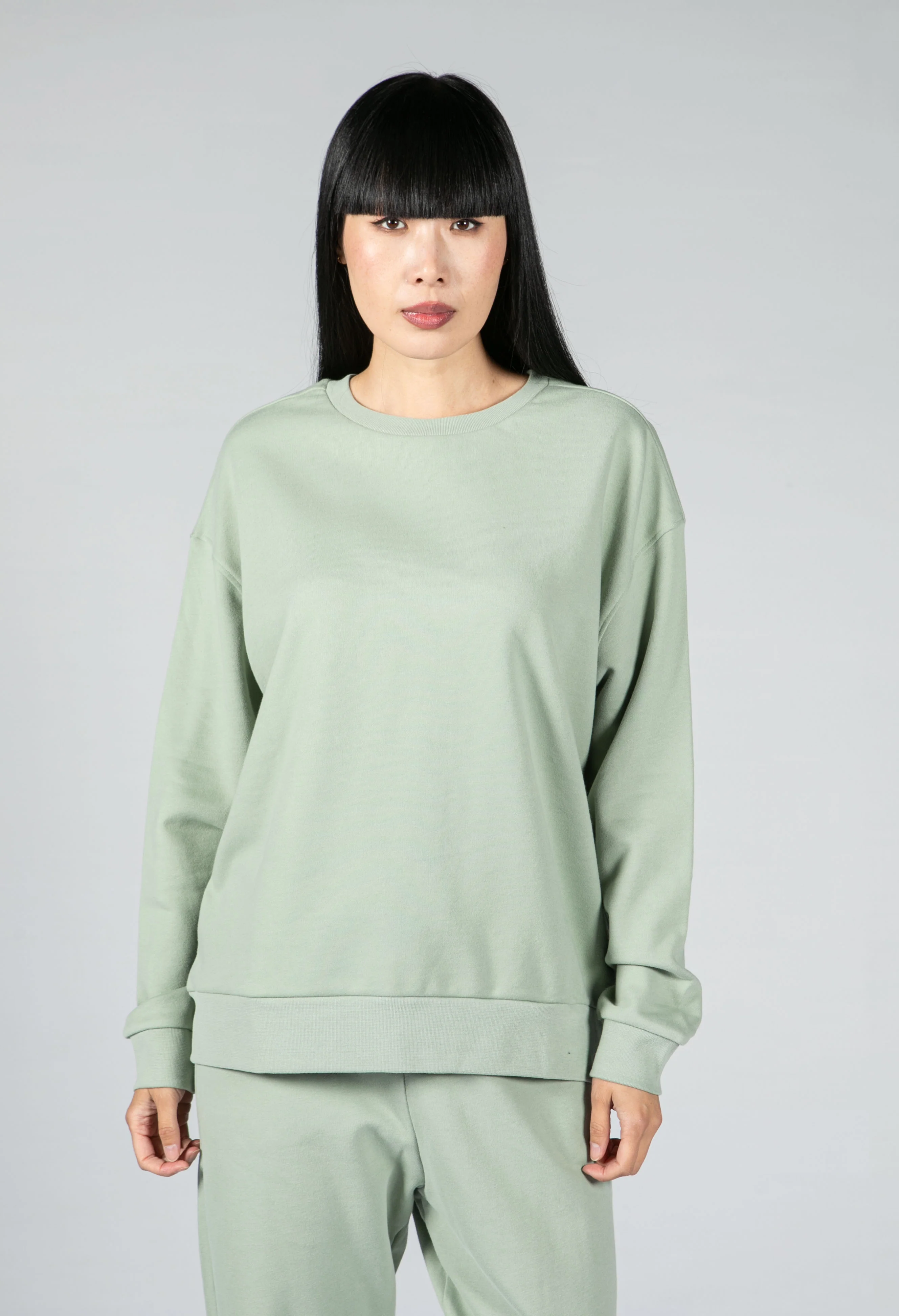ORGANIC COTTON SWEATSHIRT IN SAGE GREEN
