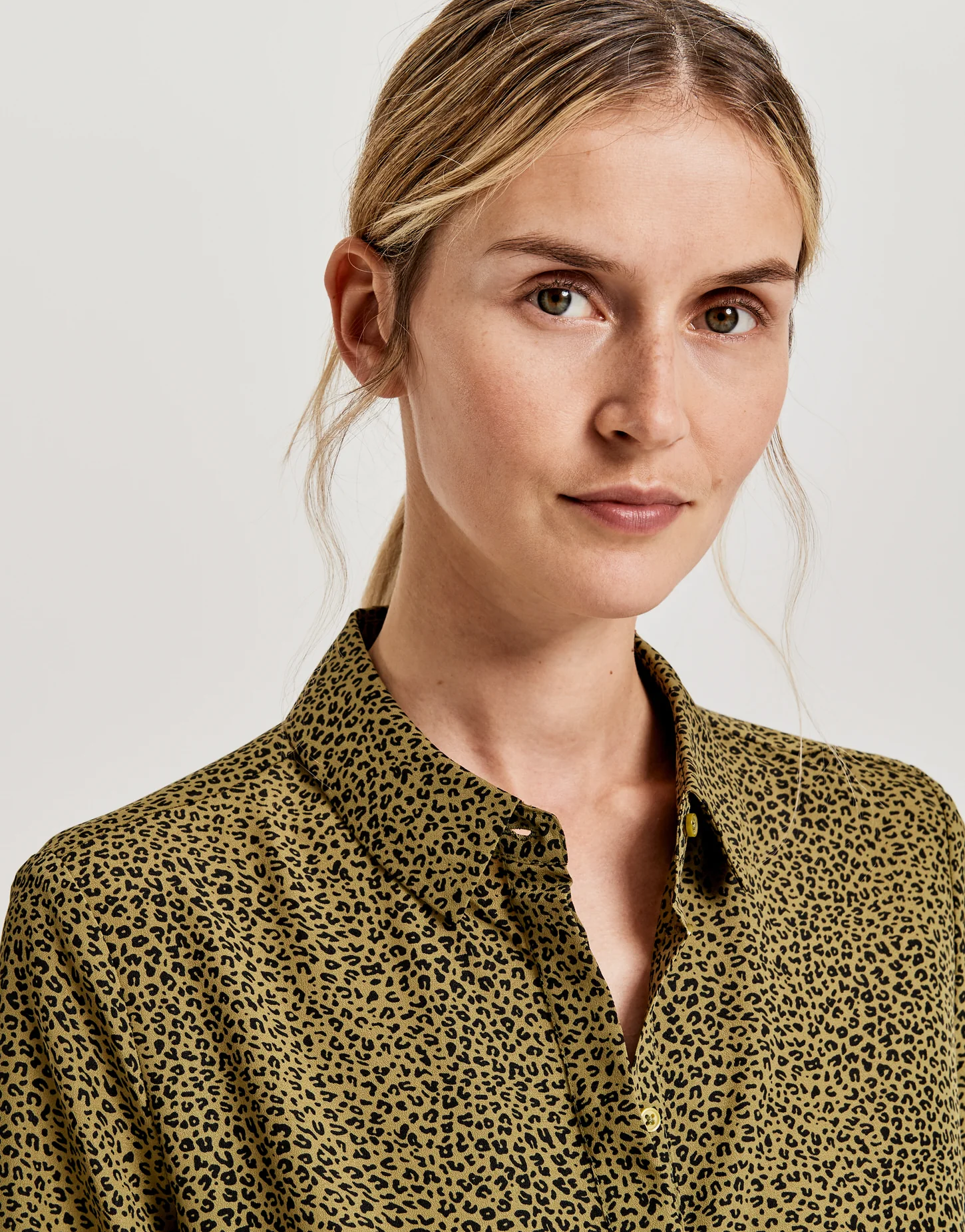 Shiny Pea Blouse with print Fastine leo