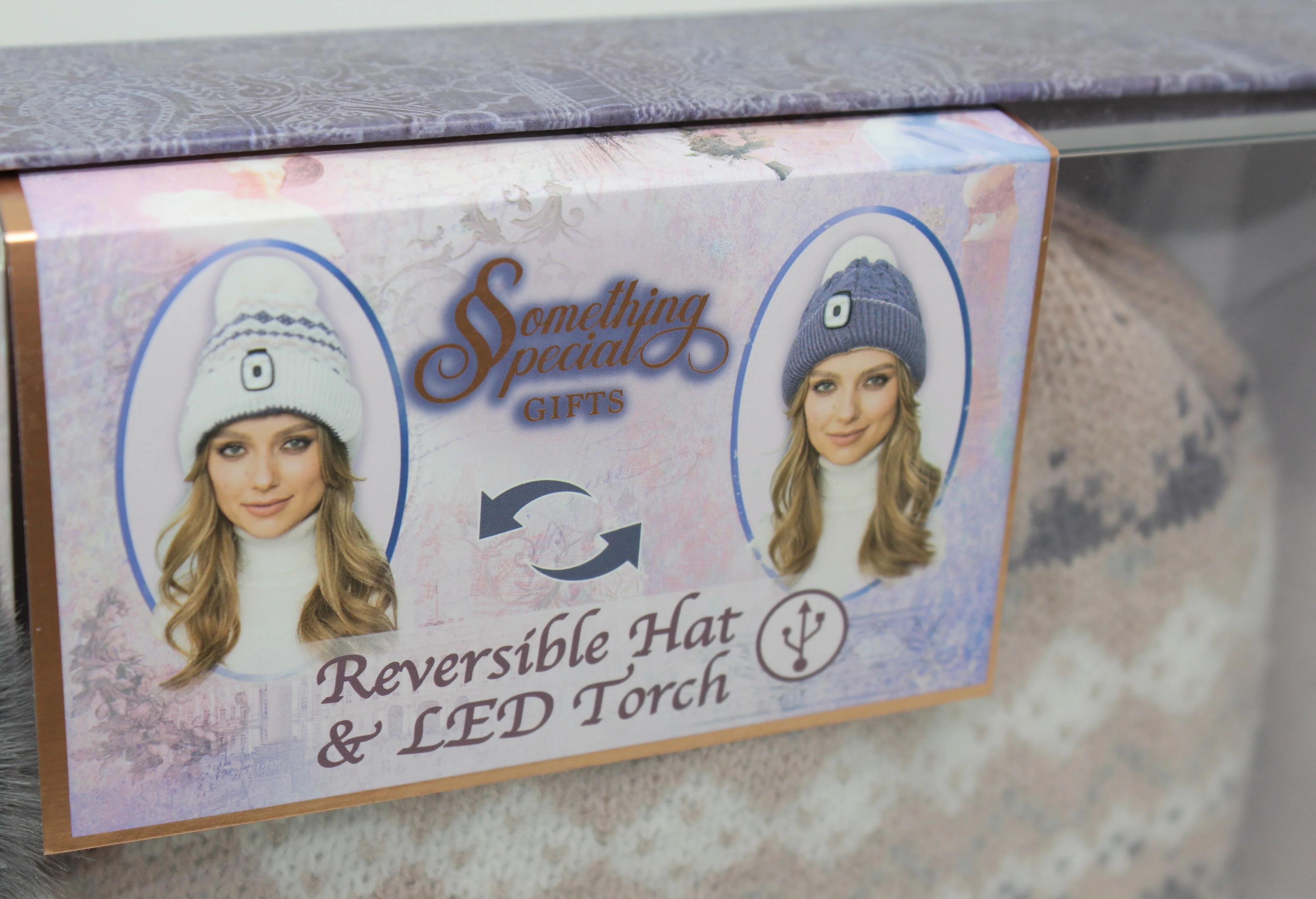 Reversible Hat & LED Torch in Mauve