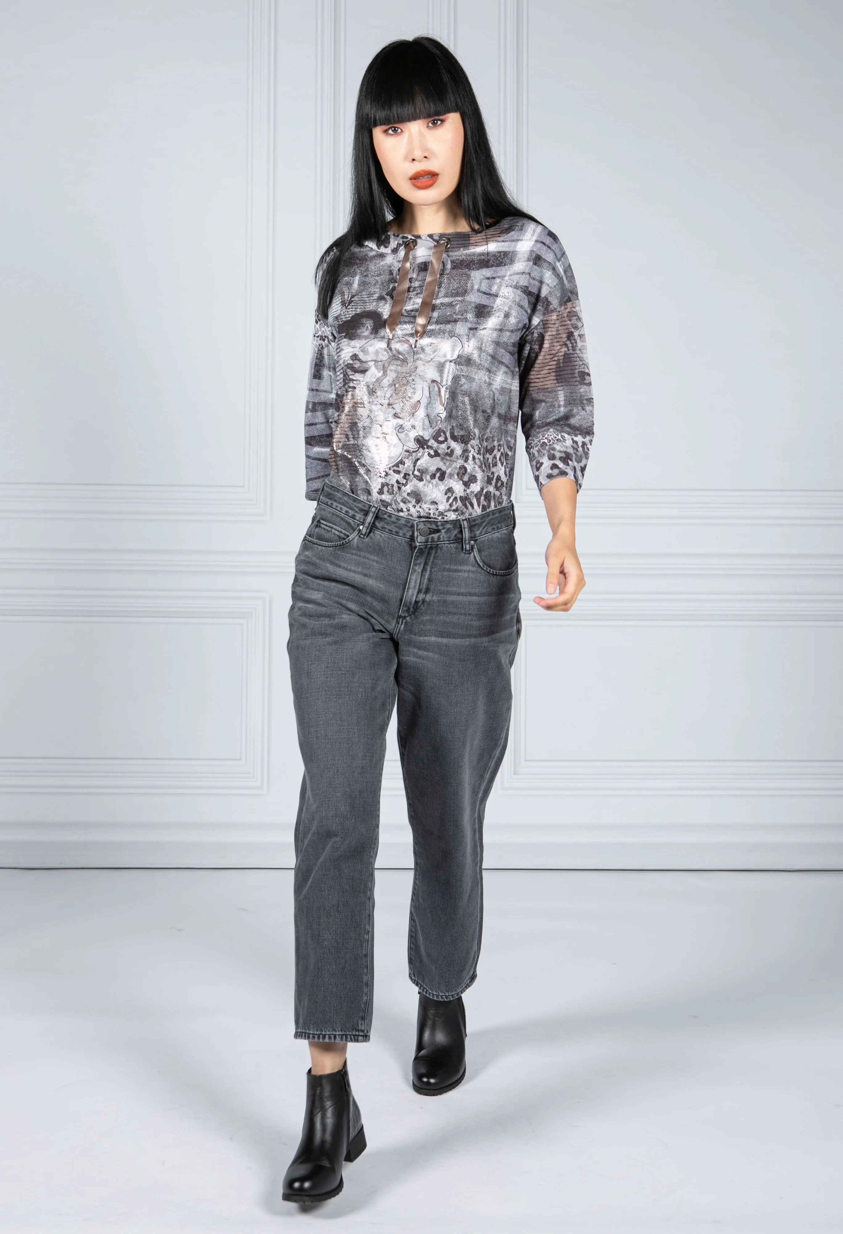 ¾ SLEEVE SWEATSHIRT WITH GRAPHIC PRINT