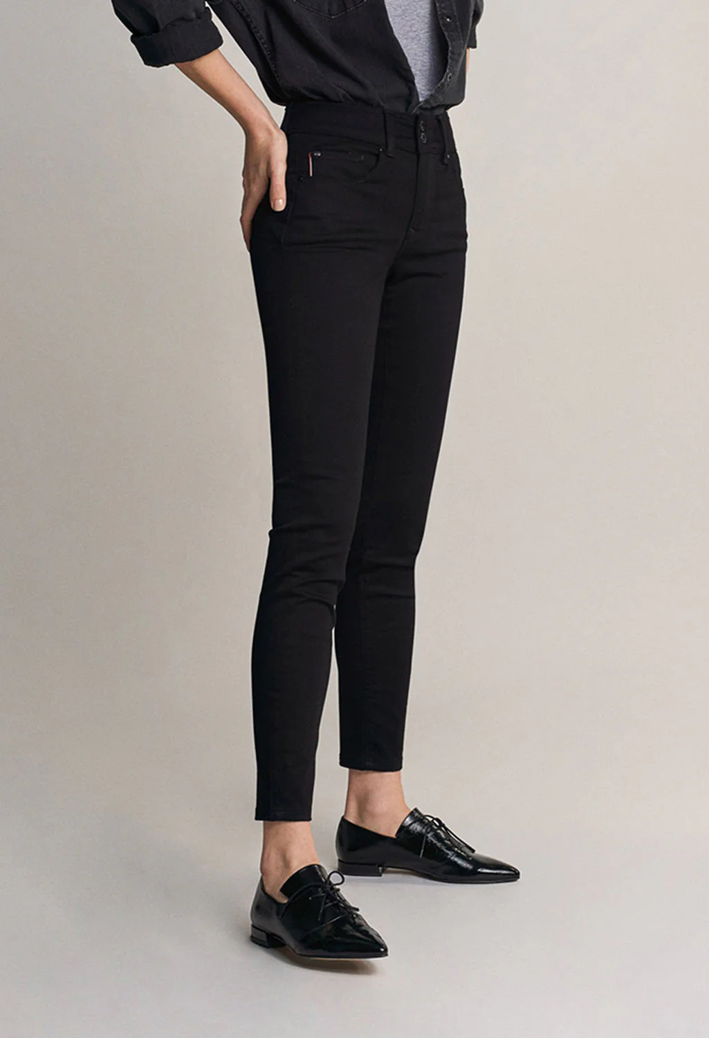 PUSH IN SECRET SKINNY TRUE BLACK JEANS (30 Leg)