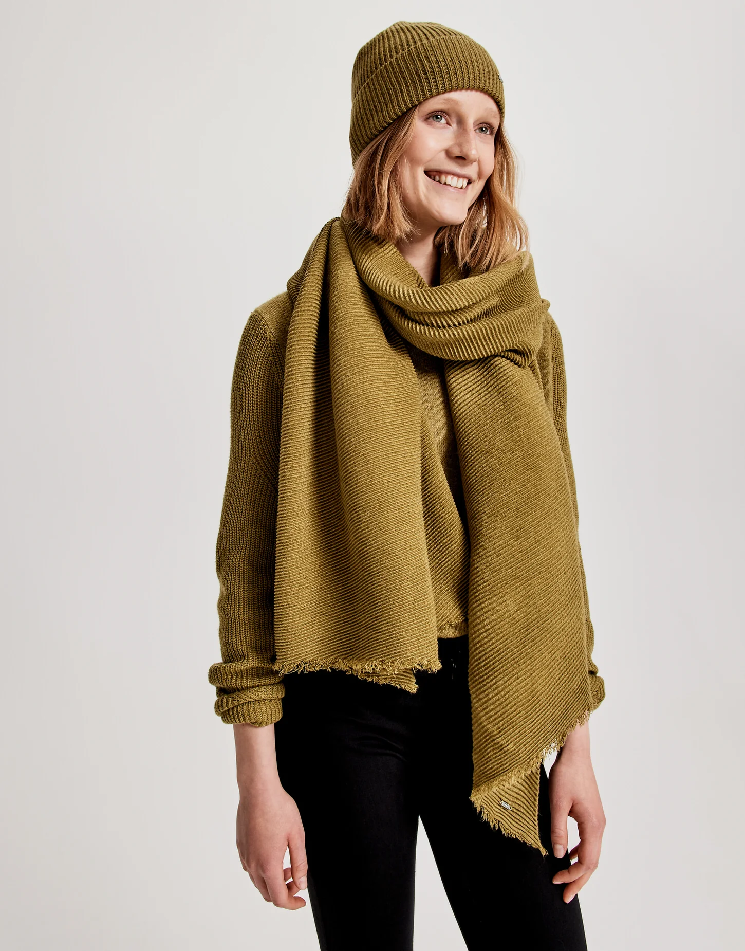 Shiny Pea Asomi scarf