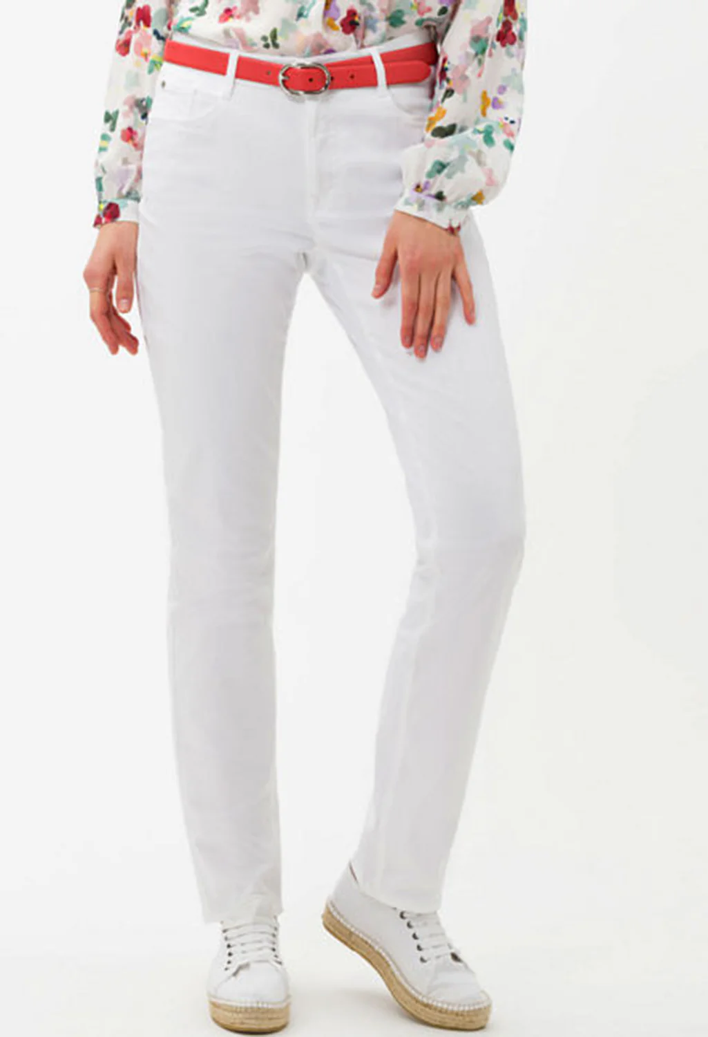 Carola Style in White Regular Leg