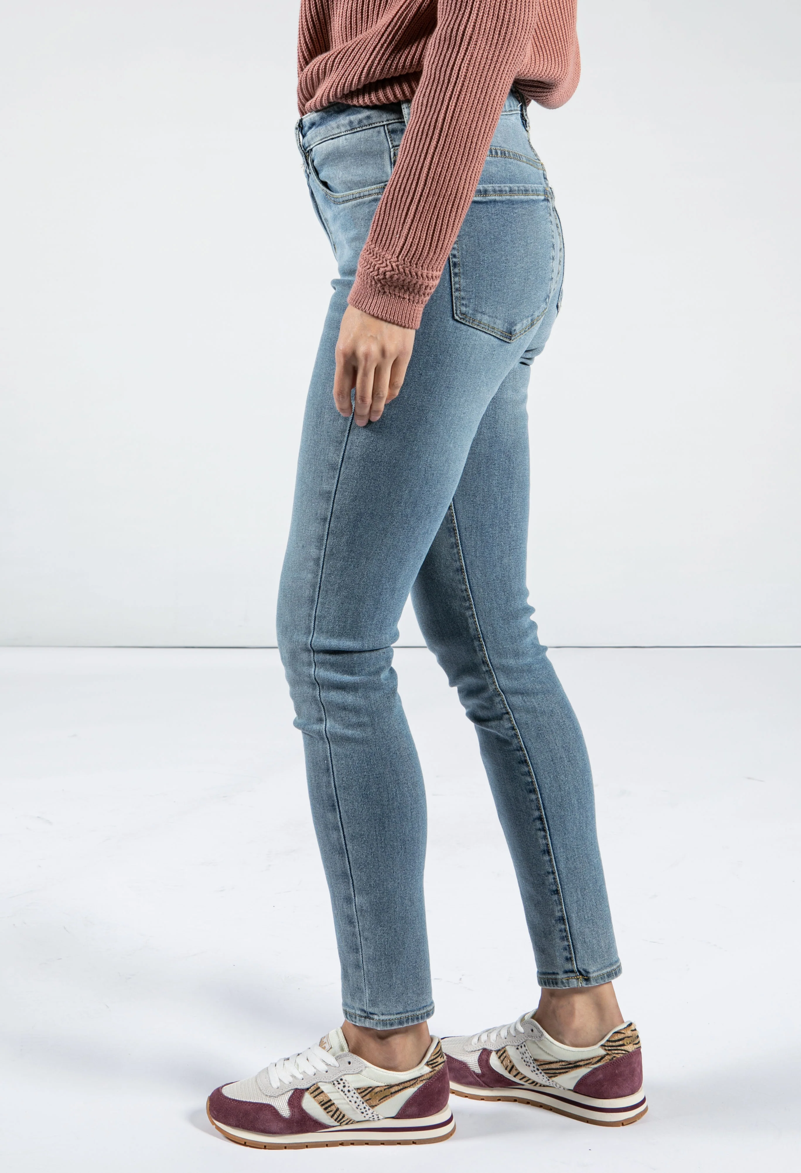 CIRCULAR SKINNY FIT MID WAIST