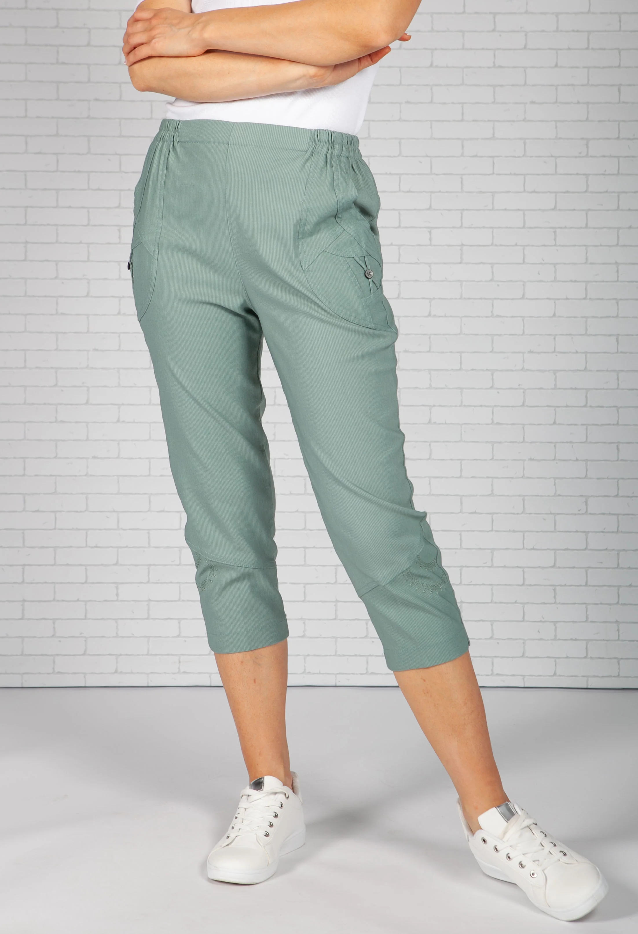 Light Green Cropped Capri