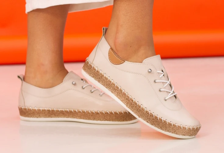 Evie Leather Plimsoll