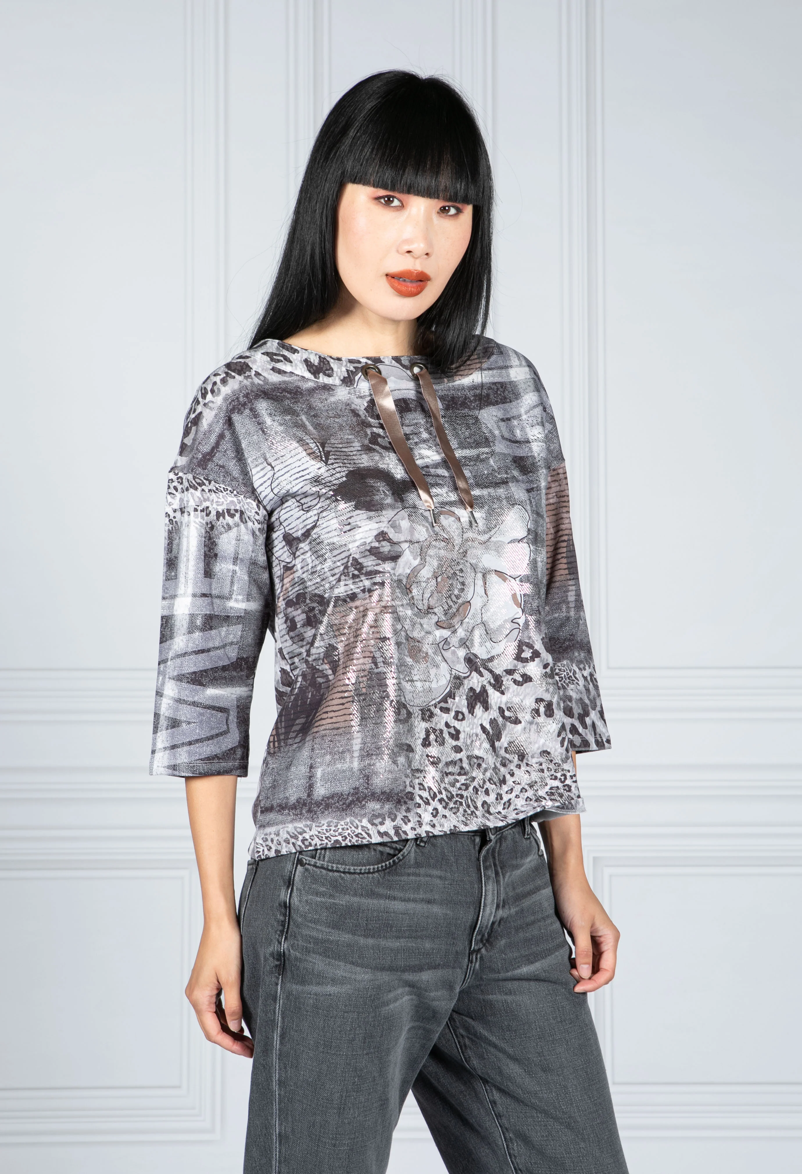 ¾ SLEEVE SWEATSHIRT WITH GRAPHIC PRINT