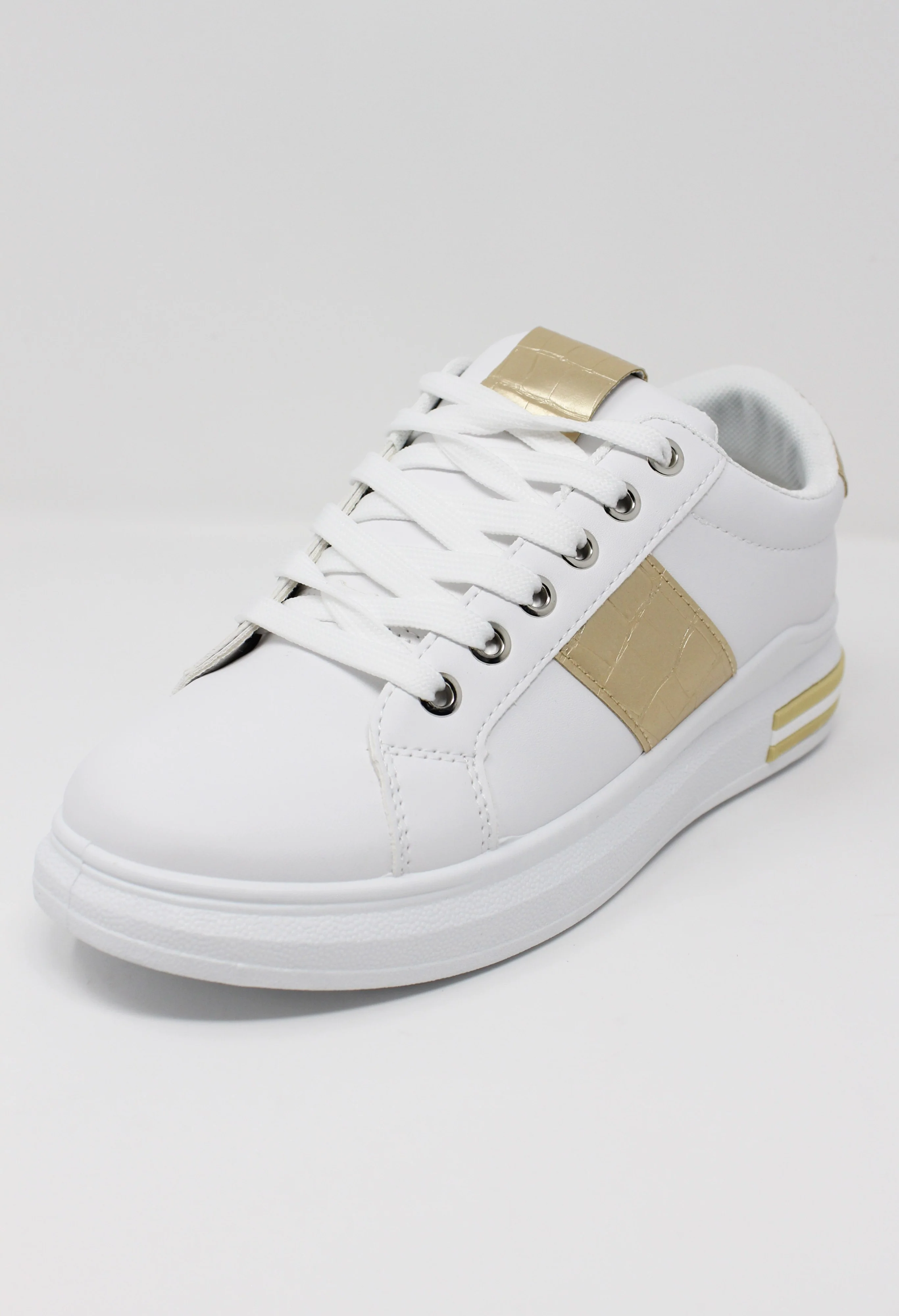 WHITE TRAINER WITH GOLD