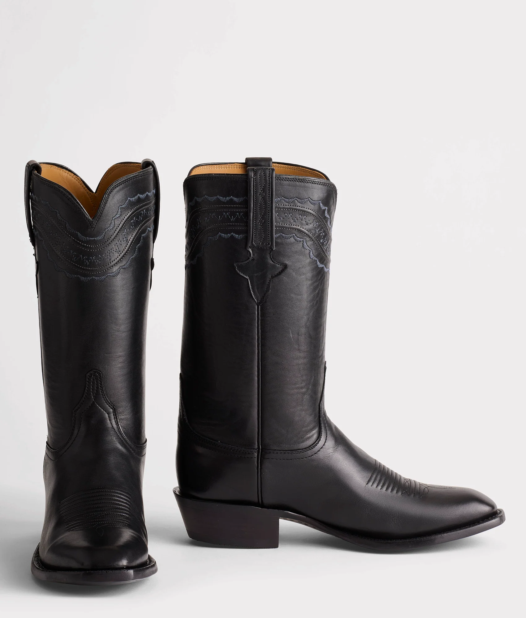 Devin :: Black