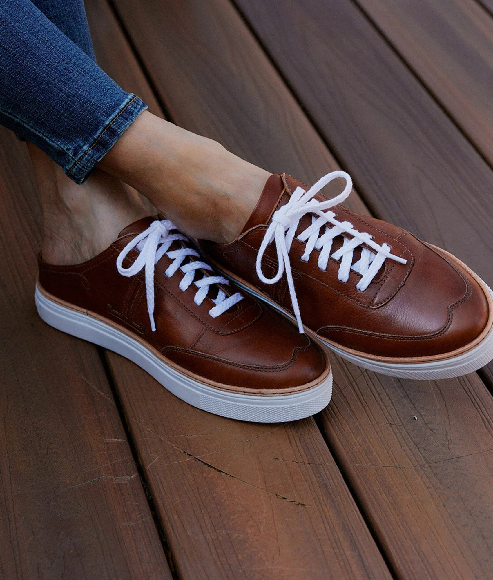 Saddle Mule :: Red