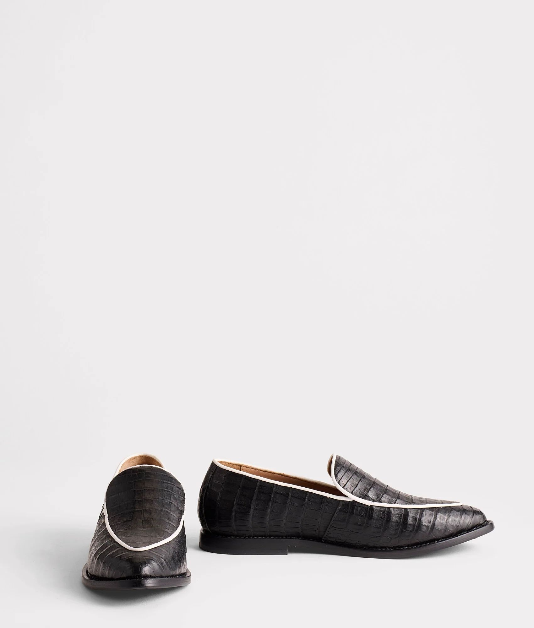 Karmen :: Black