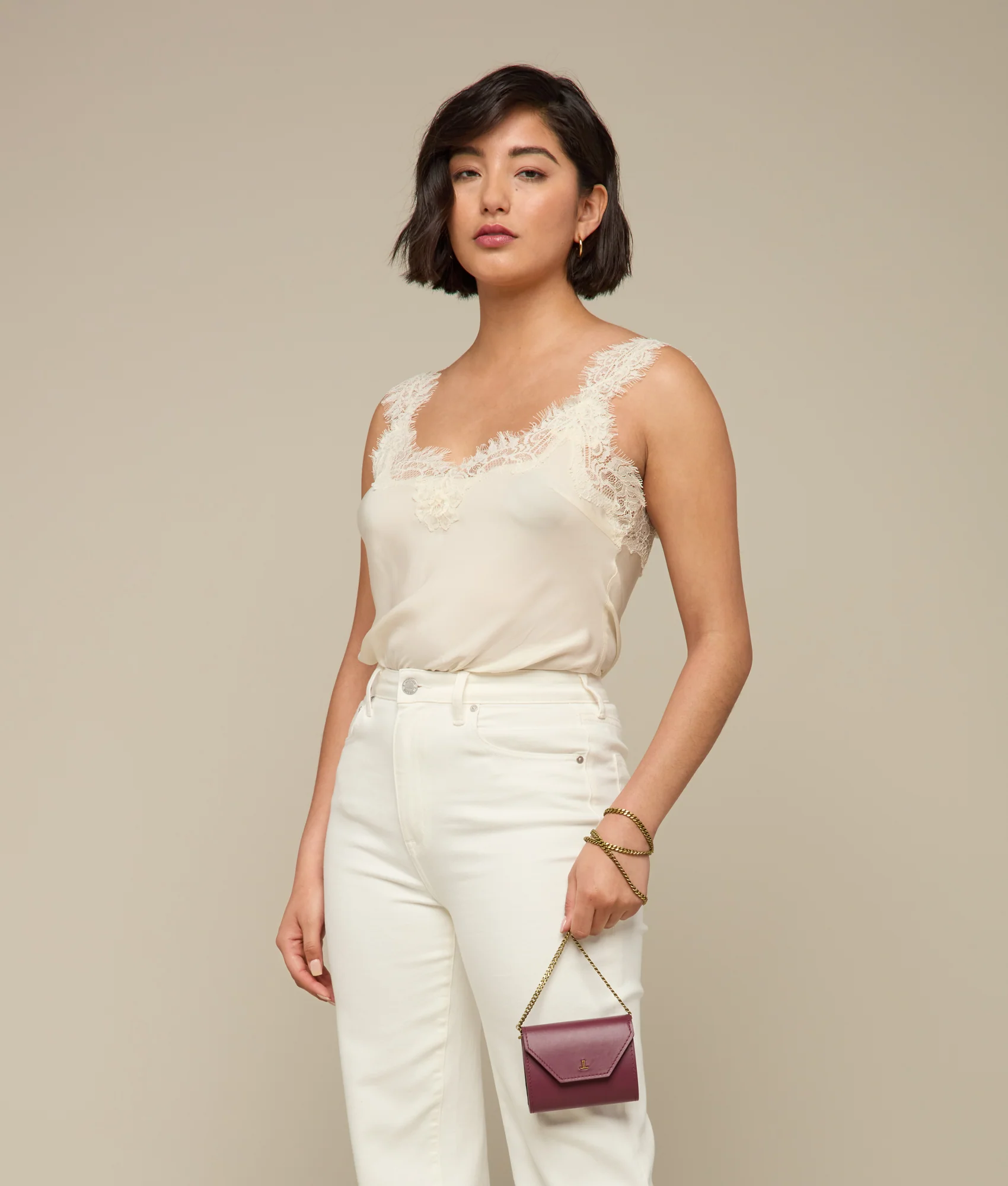 Short Wallet On A Chain :: Burgundy