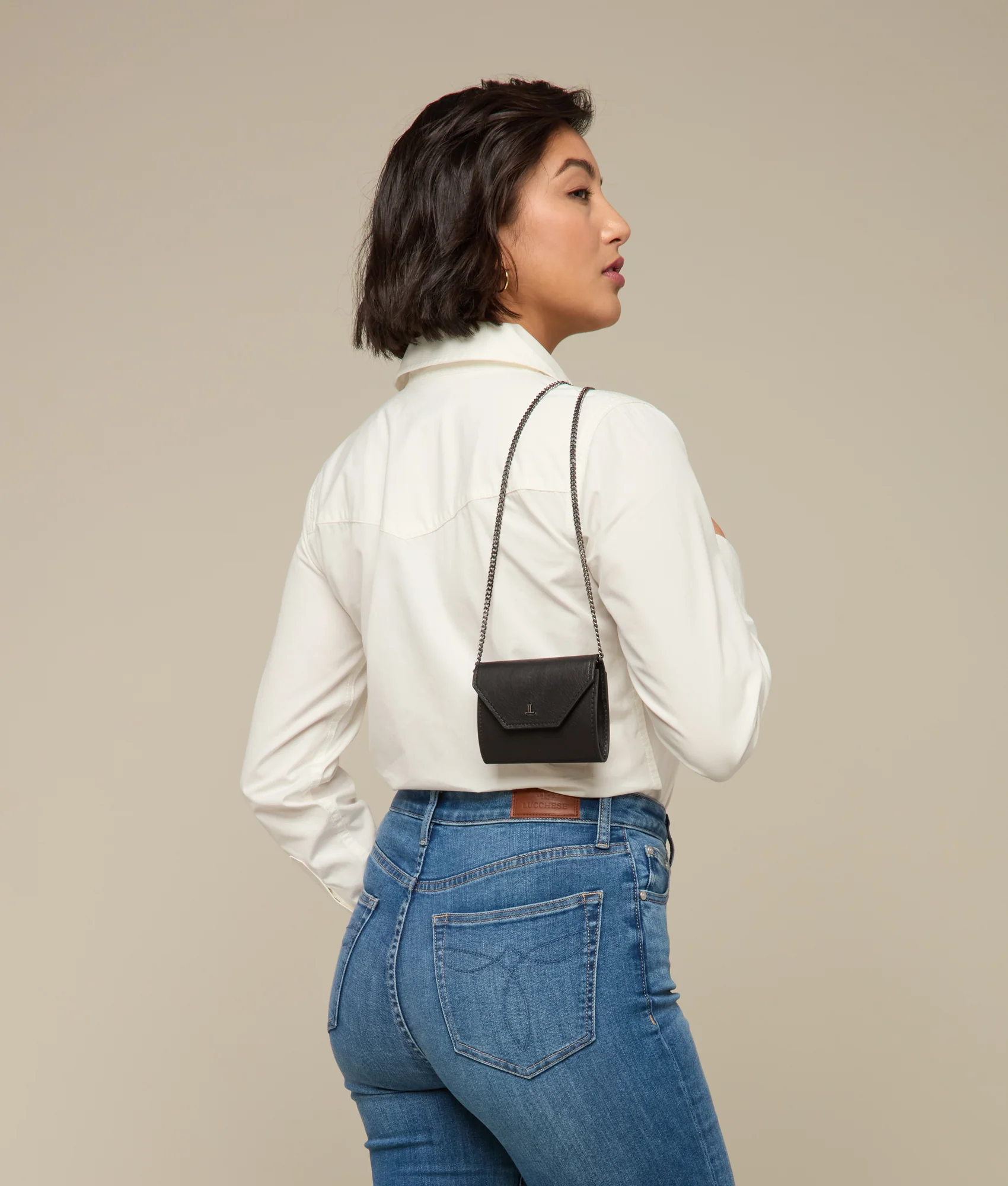 Short Wallet On A Chain :: Black