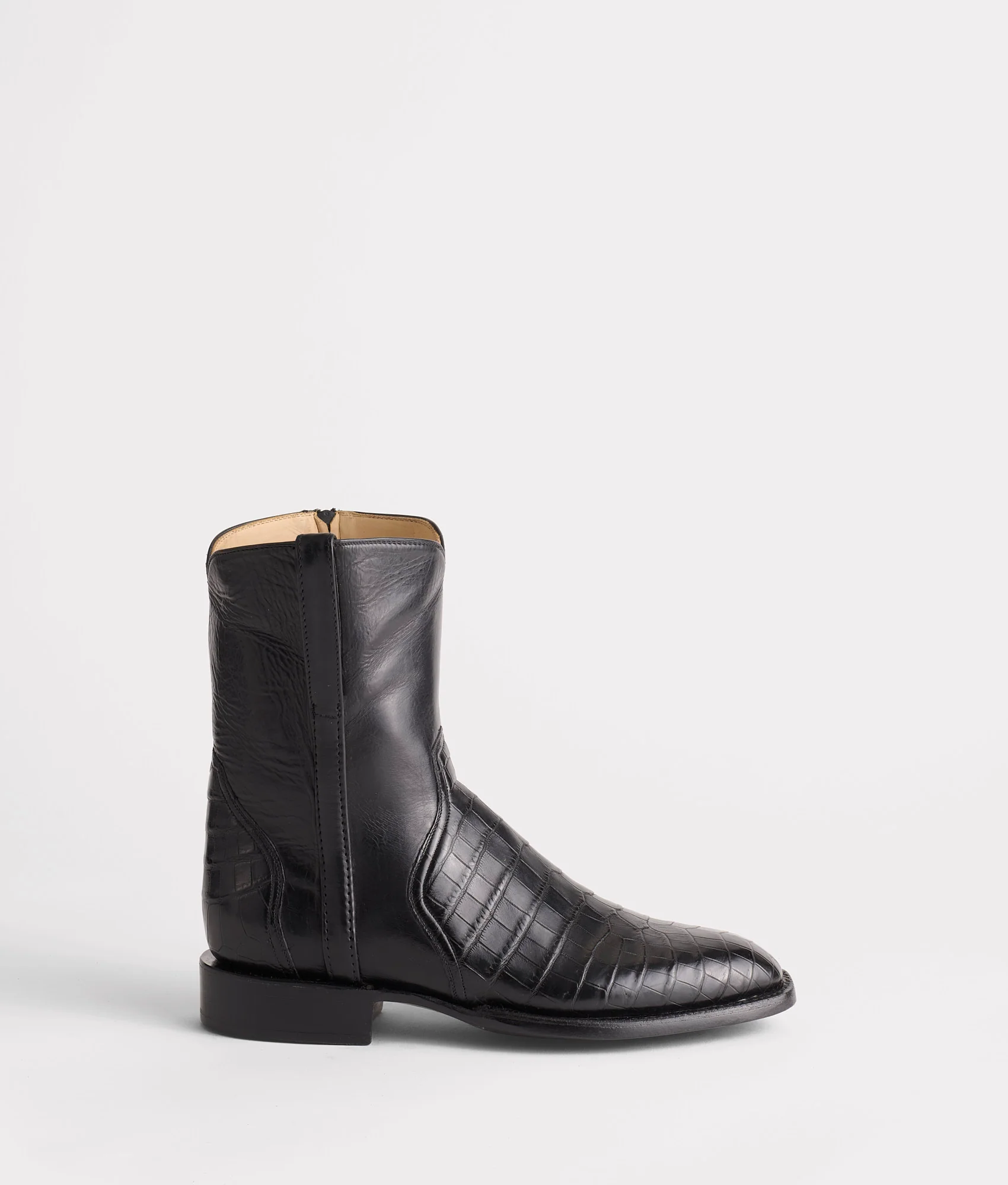 Elliott :: Black