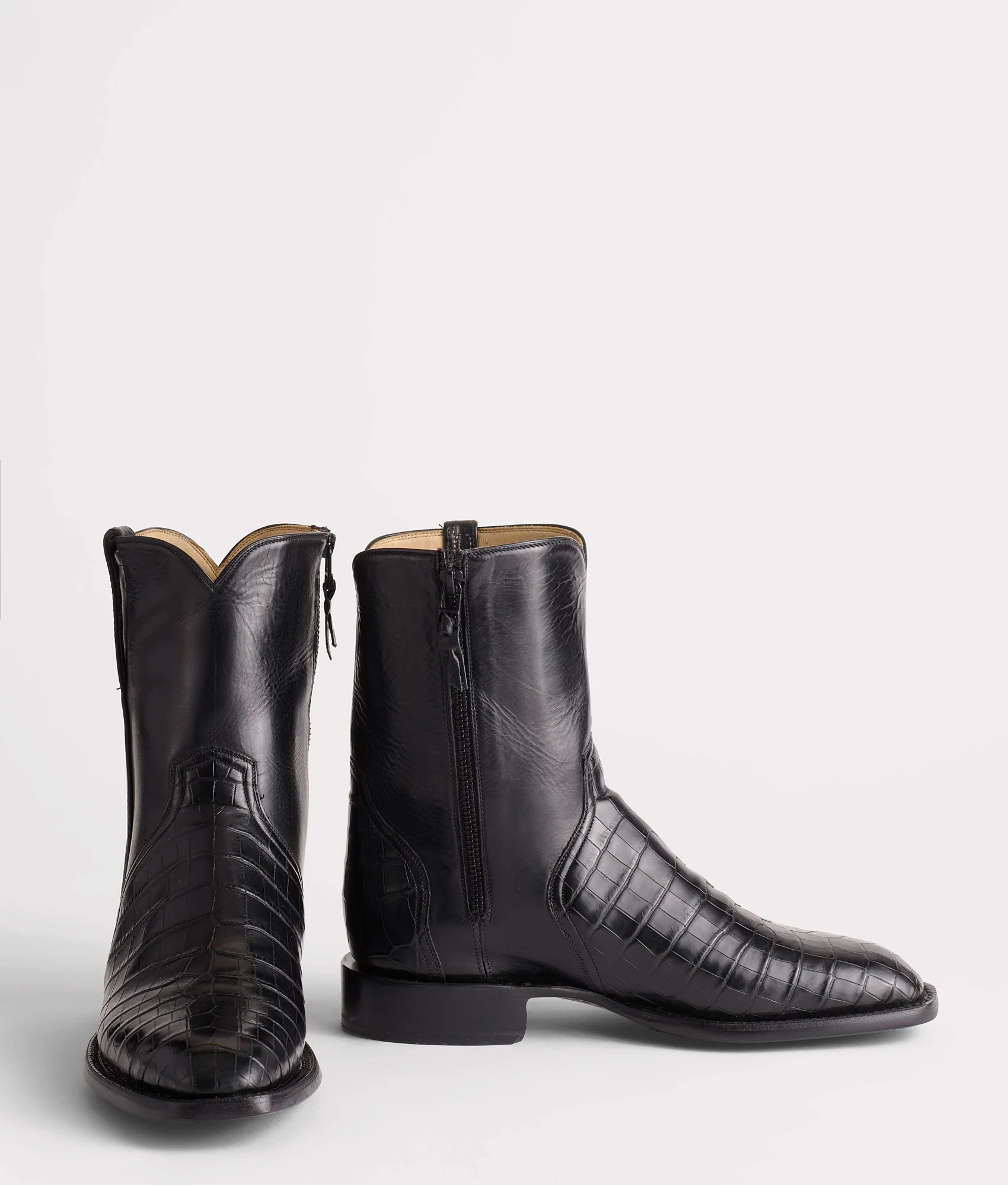 Elliott :: Black