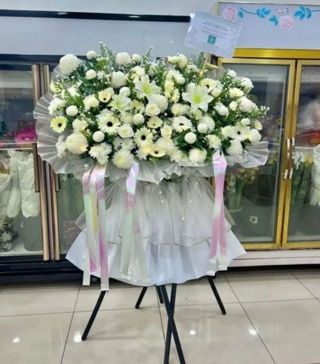 Condolences Flower 230
