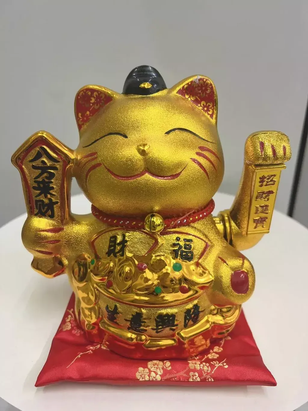 Golden Lucky Cat 02