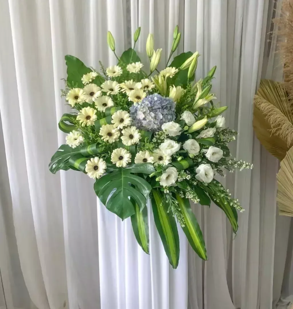 Condolences Stand 150