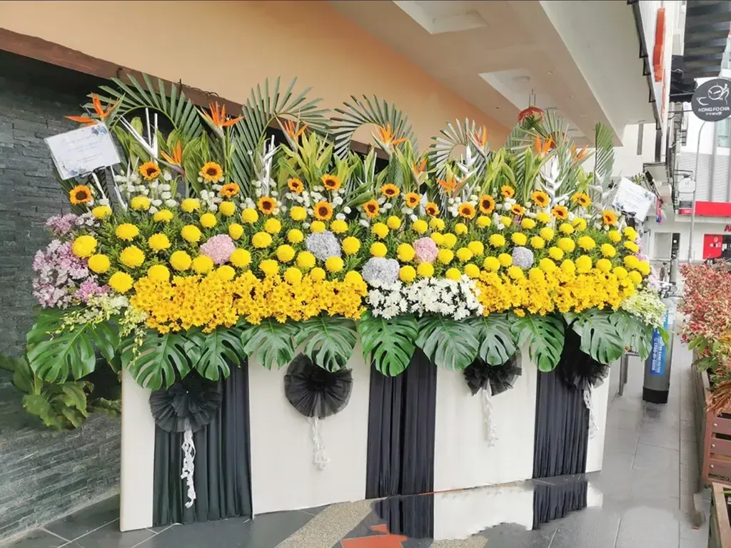 Grand Condolences Stand 223