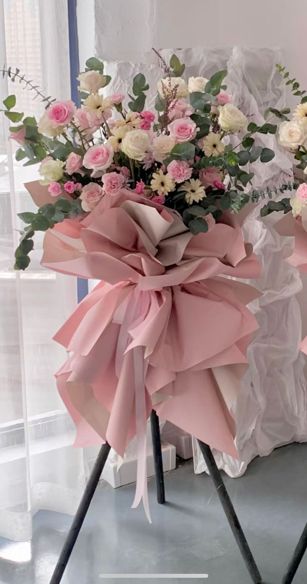 Opening Flower Stand 81