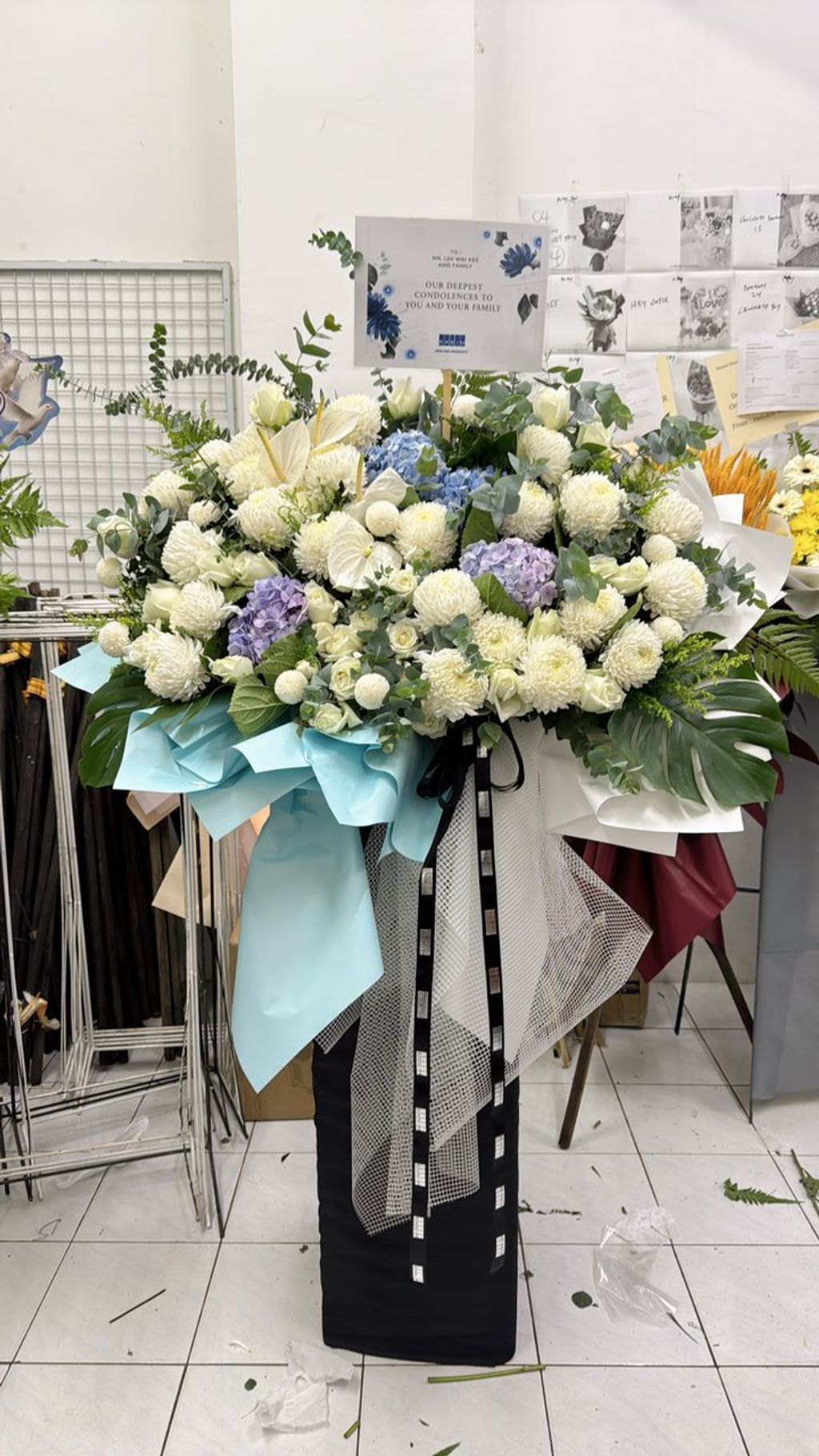 Condolence Stand Flower 02