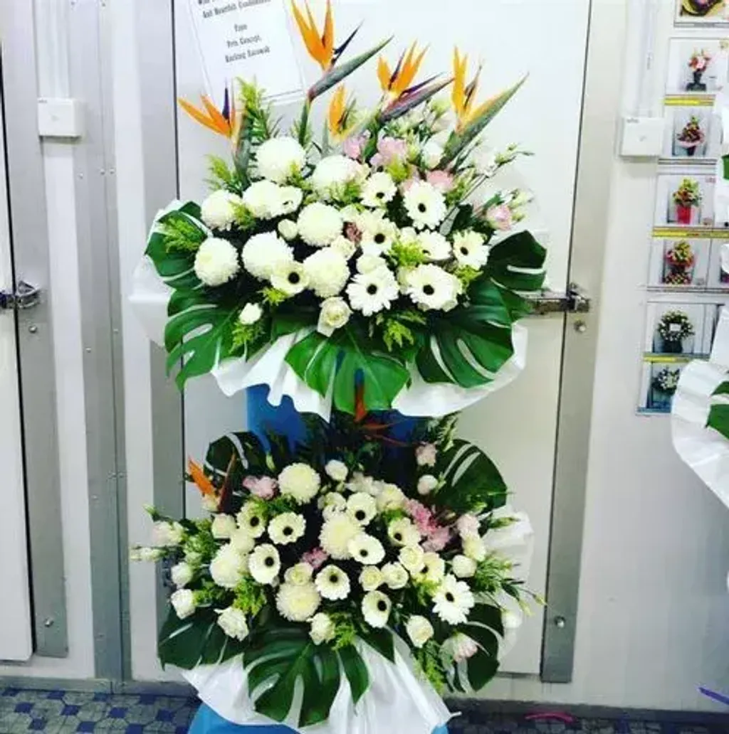 2 Tiers Condolence Stand 09