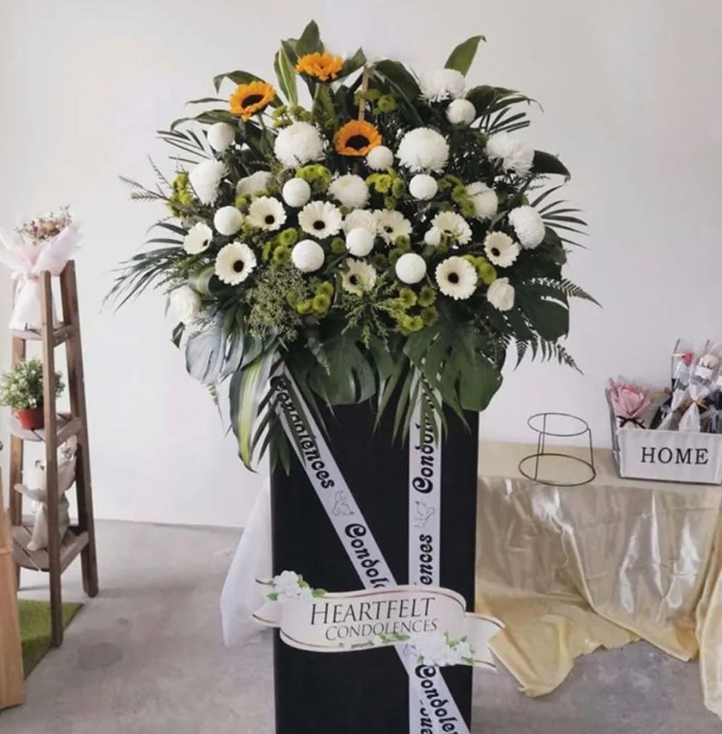 Condolences Stand 112