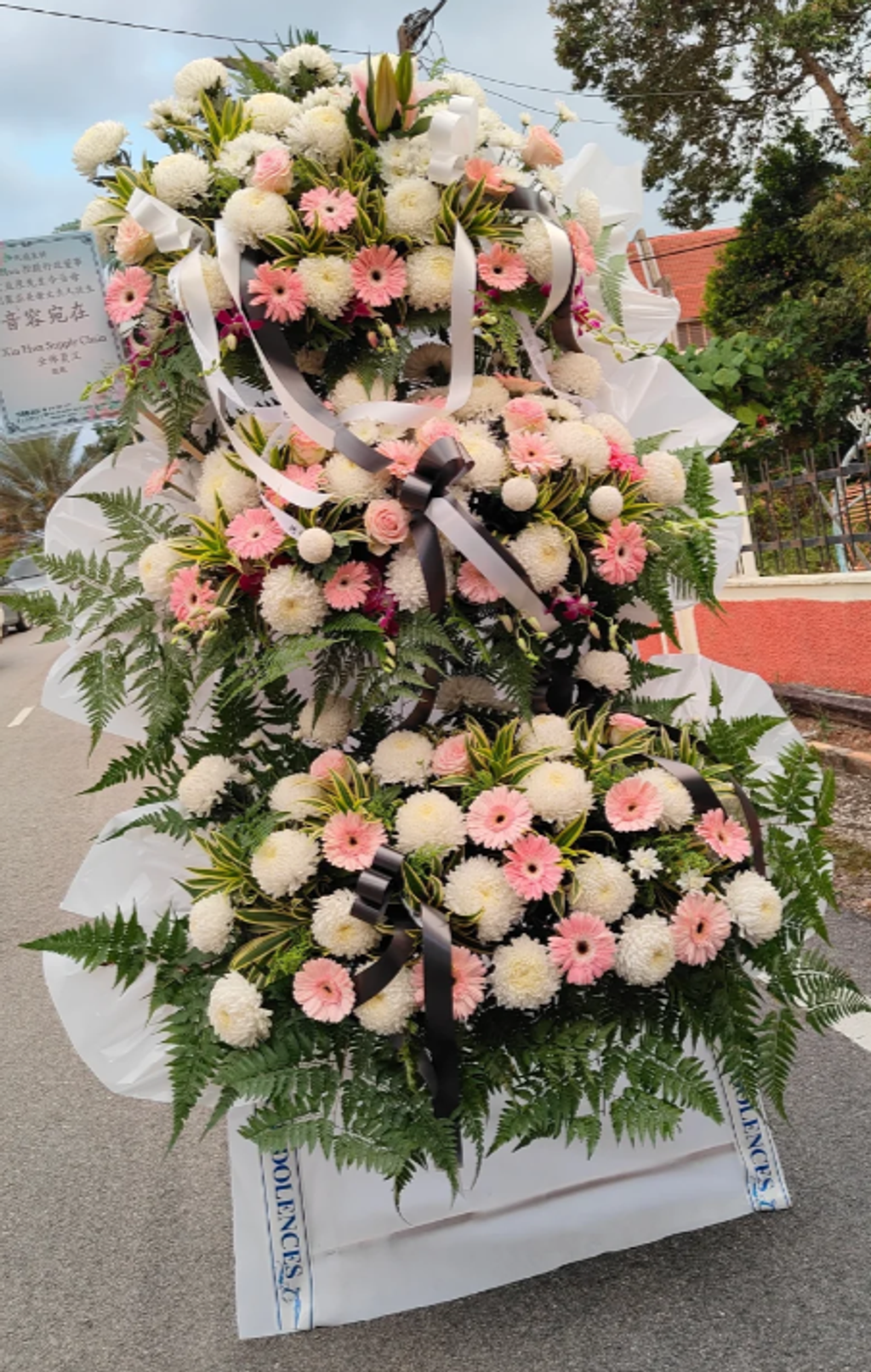 3 Tier Condolences Stand 182