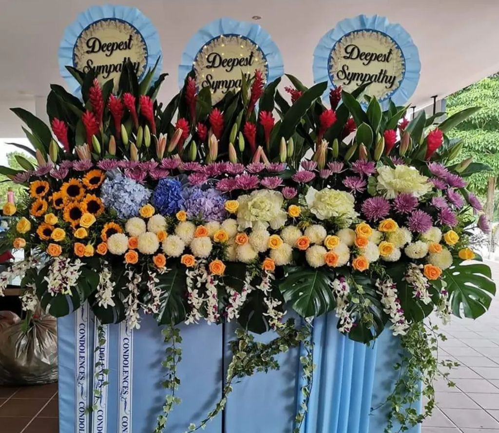 Condolences Stand 92