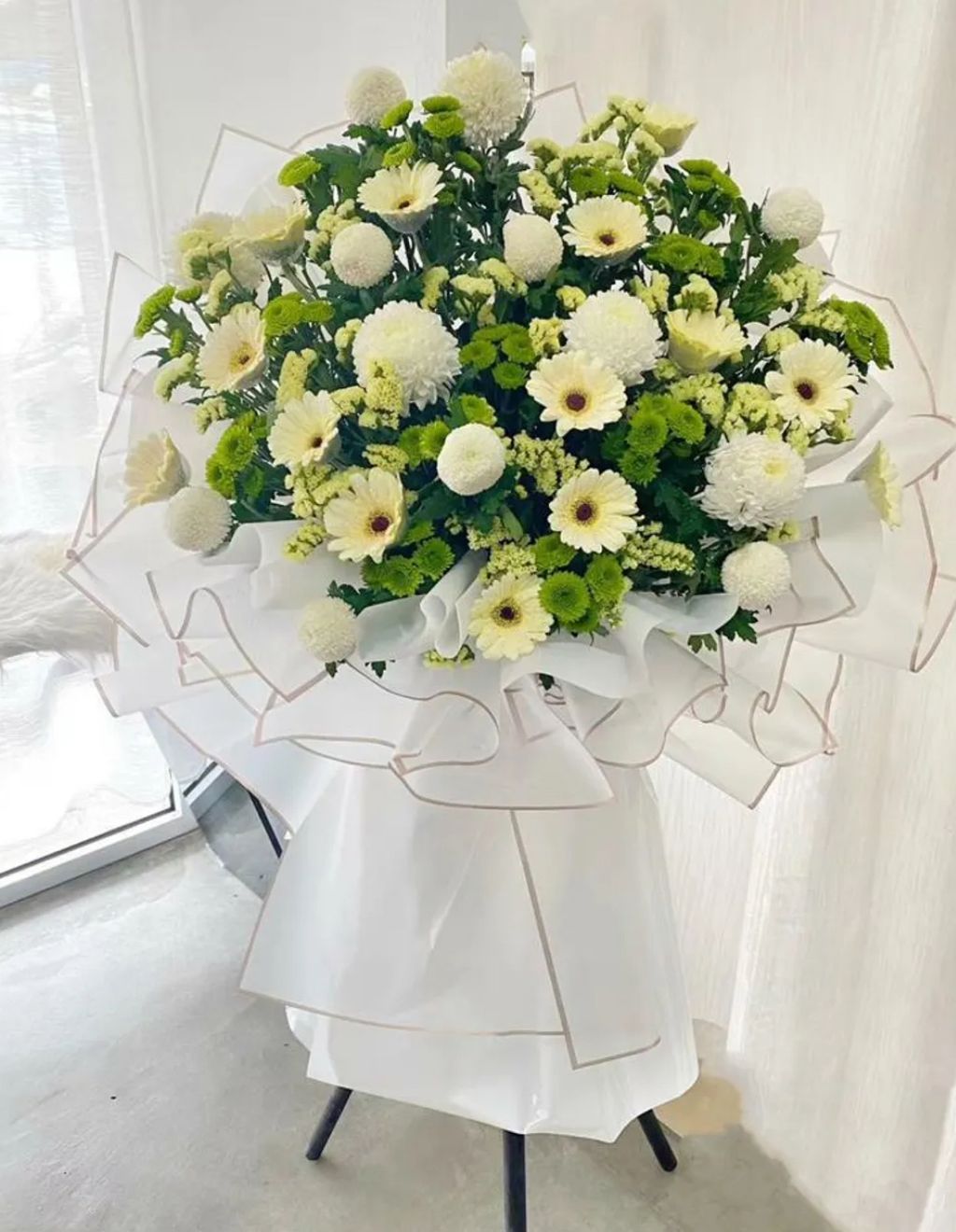 Condolences Stand 89