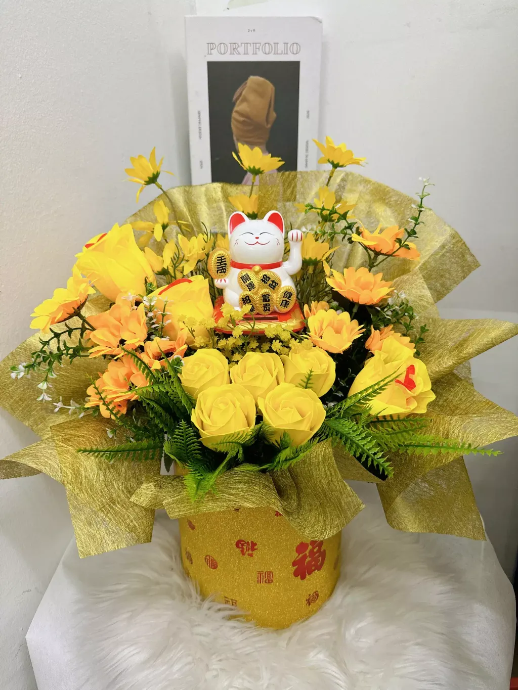 Lucky Cat Gold Bucket 03