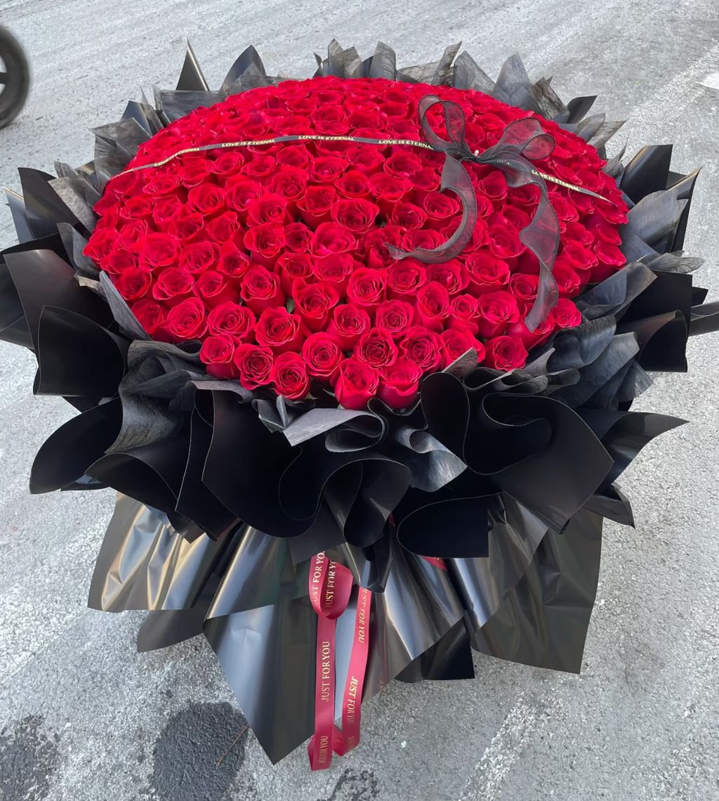 199 Big Roses Bouquet