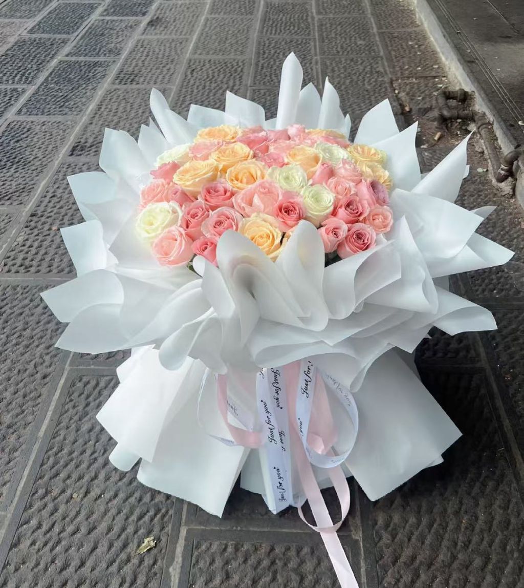 Valentine Rose Bouquet 177