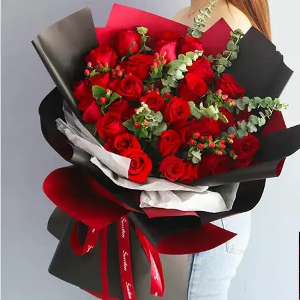 33 Red Rose Bouquet 04