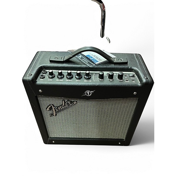 Used Fender mustang 1 v2 Guitar Combo Amp